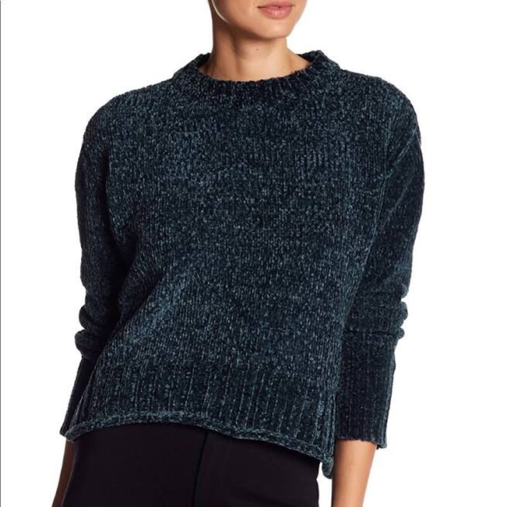 Romeo&Juliet Couture Grey Chenille Cropped Sweater